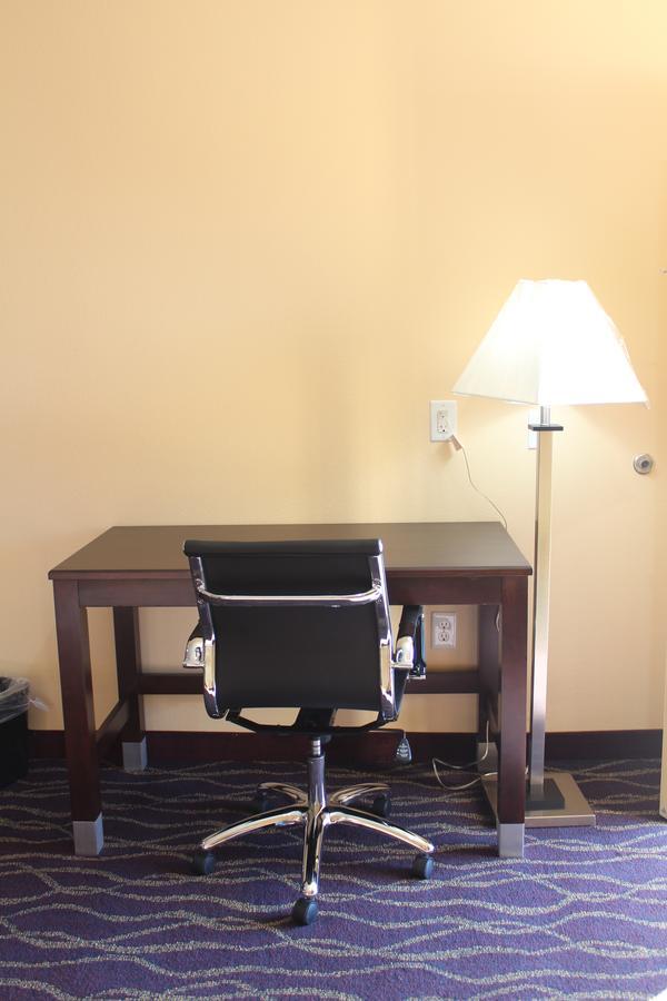 همبل Express Inn And Suites المظهر الخارجي الصورة