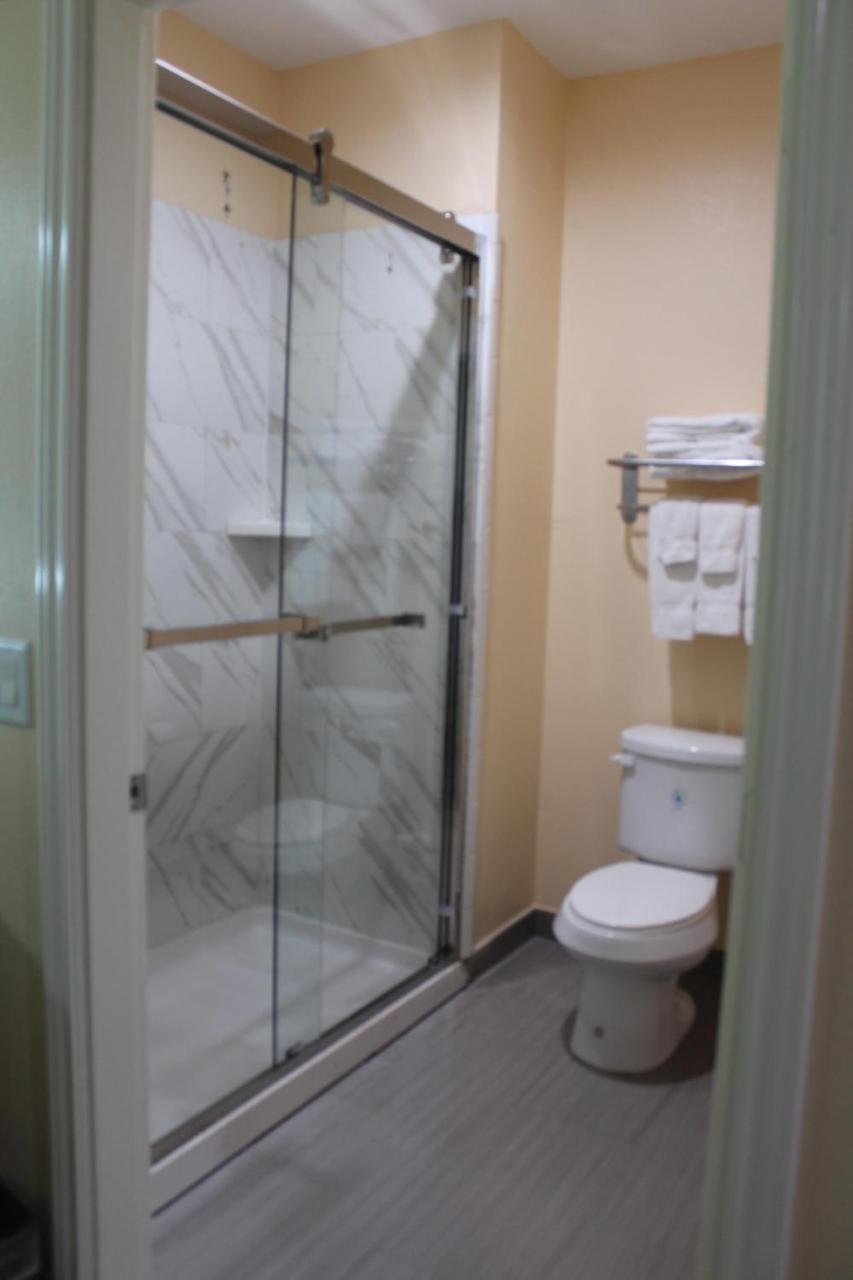 همبل Express Inn And Suites المظهر الخارجي الصورة